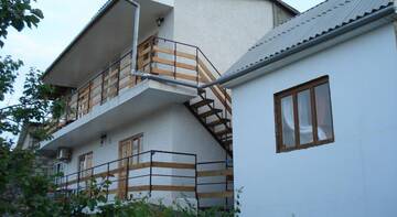 Фотографии Гостиница Guest House Gagarina 45B г. Судак Крым (Россия) №2 Фото Гостиница Guest House Gagarina 45B г. Судак 2