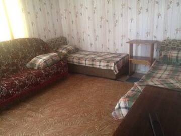 Фото номера Бюджетный трехместный номер Гостиница Гостевой Дом Уютный г. Судак 5