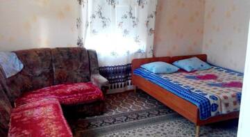 Фото номера Бюджетный трехместный номер Гостиница Гостевой Дом Уютный г. Судак 3