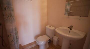 Фото номера Трехместный номер -люкс Гостиница Chair Guest house г. Судак 5