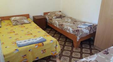 Фото номера Трехместный номер Гостиница Sabrina Guest house г. Судак 2