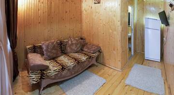 Фото номера Семейный номер с балконом Гостевой дом Wooden cottage г. Судак 10
