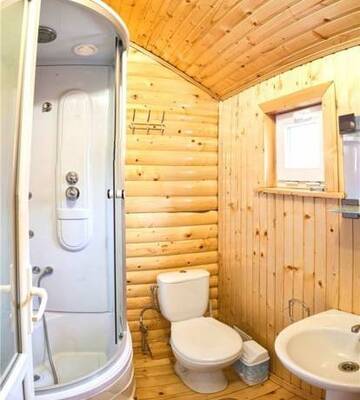 Фото номера Улучшенный четырехместный номер Гостевой дом Wooden cottage г. Судак 5