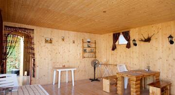 Фото номера Улучшенный четырехместный номер Гостевой дом Wooden cottage г. Судак 4