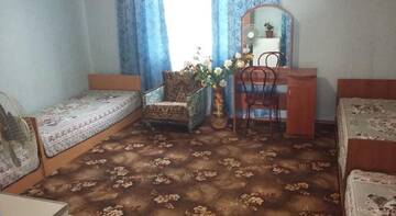 Фото номера Четырехместный номер Гостиница Guest House V gostyah u Ally г. Судак 5