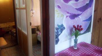 Фото номера Двухместный номер с 1 кроватью или 2 отдельными кроватями + дополнительной кроватью Гостиница Guest House on 14th April Street г. Судак 6