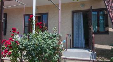 Фото номера Большой двухместный номер Гостиница Guest House Leyla г. Судак 3
