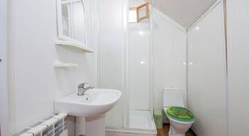 Фото номера Четырехместный номер Гостиница Guest House Leyla г. Судак 5