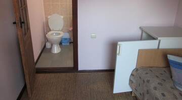 Фото номера Стандартный четырехместный номер Гостиница Guest House Leyla г. Судак 3