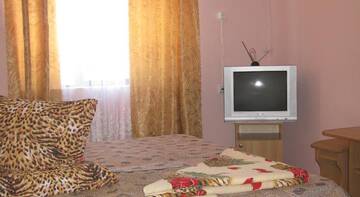 Фото номера Большой двухместный номер Гостиница Guest House Leyla г. Судак 8