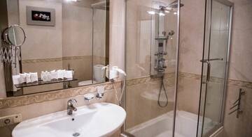Фото номера Люкс с балконом Гостевой дом Inn Resident г. Судак 8