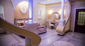 Фото номера Люкс с балконом и кроватью размера «king-size» Гостевой дом Inn Resident г. Судак 9