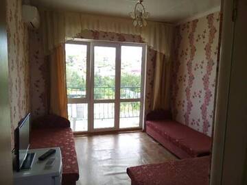 Фото номера Стандартный трехместный номер Гостиница Kanarya Guest House г. Судак 5