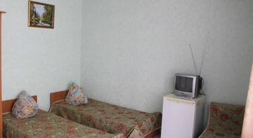 Фото номера Двухместный номер с 1 кроватью или 2 отдельными кроватями  Гостиница Guest house Faro г. Судак 8