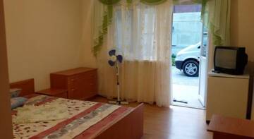 Фото номера Трехместный номер -люкс Гостевой дом Elzas г. Судак 6