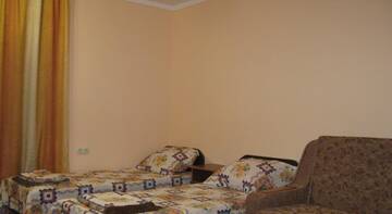Фото номера Четырехместный номер с террасой Гостиница Guest house Palm г. Судак 5