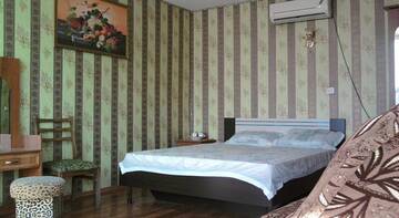 Фото номера Четырехместный номер с душем Гостиница Guest House Vadim г. Судак 5