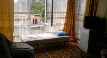 Фото номера Четырехместный номер с душем Гостиница Guest House Vadim г. Судак 4