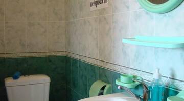 Фото номера Трехместный номер Гостиница Vstrecha г. Судак 4