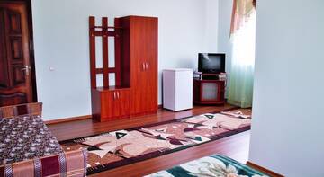 Фото номера Трехместный номер &quot;Комфорт&quot; с душем Гостиница Guest House Bayram г. Судак 3
