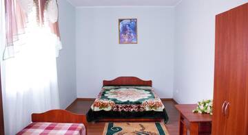 Фото номера Бюджетный трехместный номер Гостиница Guest House Bayram г. Судак 2