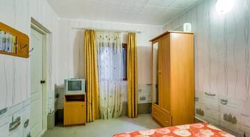 Фото номера Стандартный двухместный номер с 2 отдельными кроватями Гостиница Гостевой Дом Мандаринка г. Судак 13