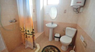 Фото номера Люкс  с 3 спальнями Гостиница Guest House Merzhan г. Судак 6