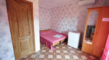 Фото номера Люкс с 2 спальнями Гостиница Guest House Merzhan г. Судак 3