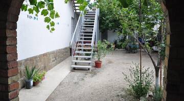 Фото номера Люкс  с 3 спальнями Гостиница Guest House Merzhan г. Судак 7