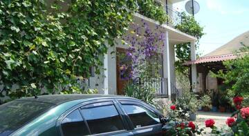 Фото номера Улучшенный семейный номер Гостиница Guest House Merzhan г. Судак 7