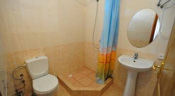 Фото номера Семейный номер-студио Гостиница Guest House Merzhan г. Судак 4
