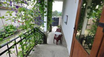 Фото номера Улучшенный семейный номер Гостиница Guest House Merzhan г. Судак 5