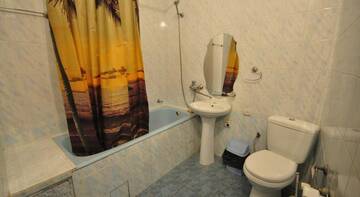 Фото номера Улучшенный семейный номер Гостиница Guest House Merzhan г. Судак 6