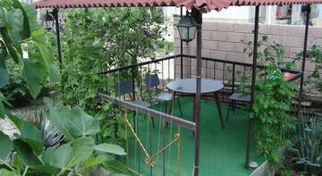 Фото номера Семейный номер-студио Гостиница Guest House Merzhan г. Судак 5