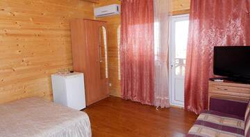 Фото номера Трехместный номер -люкс Гостиница Guest House Olimp г. Судак 7