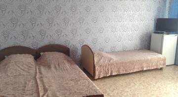 Фото номера Четырехместный номер с душем Гостиница Guest House Tair г. Судак 2