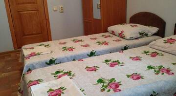 Фото номера Двухместный номер Делюкс с 2 отдельными кроватями Гостиница Guest House Tair г. Судак 3