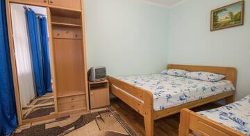 Фото номера Стандартный трехместный номер Гостевой дом Esvet г. Судак 6