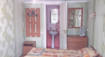Фото номера Двухместный номер с 2 отдельными кроватями и ванной Гостиница Guest House Sofiya г. Судак 3