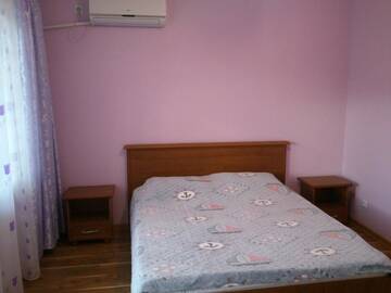 Фото номера Трехместный номер с собственной ванной комнатой Гостиница Nayle Guest House г. Судак 4