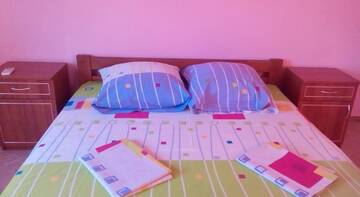 Фото номера Стандартный трехместный номер Гостиница Guest House na Kommunalnoy г. Судак 2