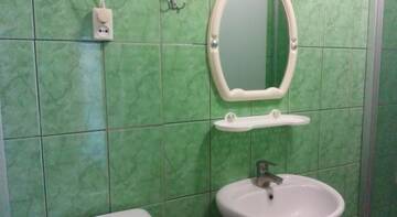 Фото номера Семейный номер с душем Гостиница Guest House na Kommunalnoy г. Судак 7