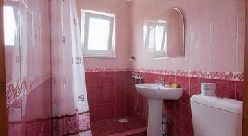Фото номера Улучшенный трехместный номер Гостиница Guest House Garant г. Судак 6