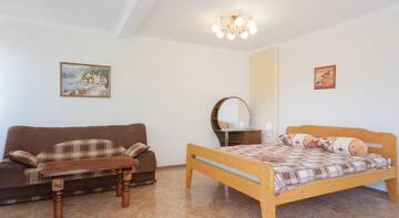 Фото номера Улучшенный трехместный номер Гостиница Guest House Garant г. Судак 24