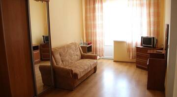 Фото номера Улучшенный трехместный номер Гостиница Guest House Garant г. Судак 3
