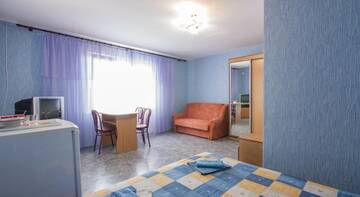 Фото номера Улучшенный трехместный номер Гостиница Guest House Garant г. Судак 13