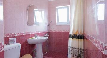 Фото номера Улучшенный трехместный номер Гостиница Guest House Garant г. Судак 10
