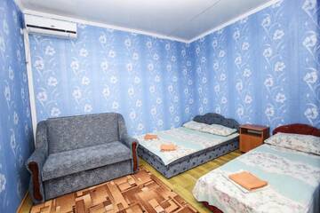 Фото номера Стандартный семейный номер Гостиница Raatlan Guest House г. Судак 2