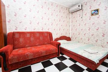 Фото номера Трехместный номер с основными удобствами Гостиница Raatlan Guest House г. Судак 4