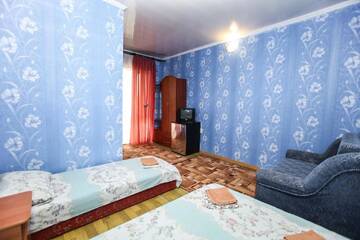 Фото номера Стандартный семейный номер Гостиница Raatlan Guest House г. Судак 6